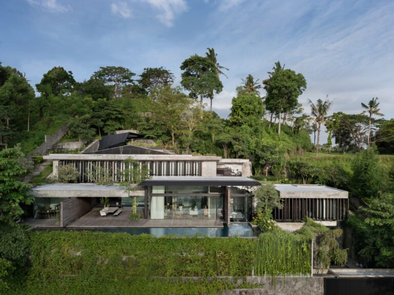 The Hill House / Wahana Architects