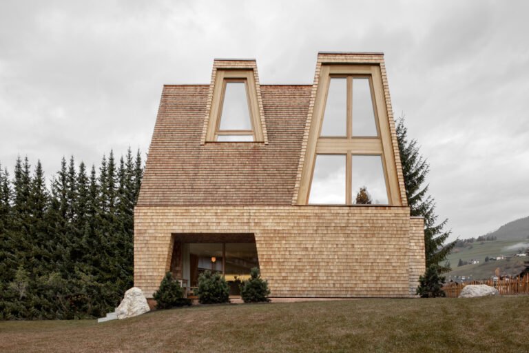 House Aqua Bad Cortina / Pedevilla Architects