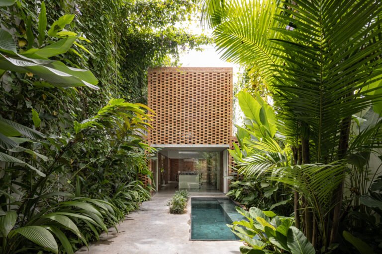 Tropical Shed / Laurent Troost Architectures