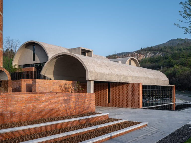 Concrete Barrel Vaults Applied in 10 Projects of Contemporary Architecture