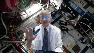 ناسا تنقل الطبيب إلى محطة الفضاء الدولية باستخدام تقنية الهولوغرام