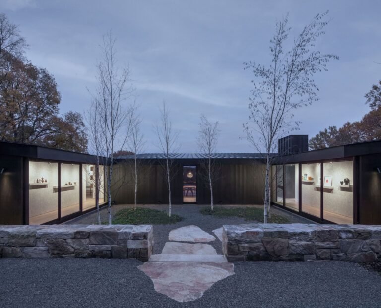 Roxbury House / Desai Chia Architecture