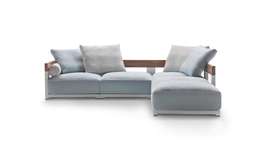 Milos أريكة خارجية من Flexform ظهرت لأول مرة في Salone del Mobile