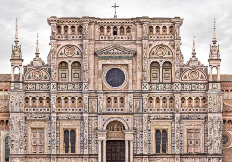 Markus Brunetti’s photography documents religious buildings in Europe in meticulous detail
