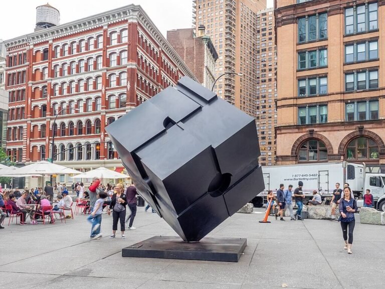 Tony Rosenthal’s Alamo (Cube) goes for repairs
