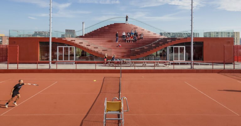Straight Down the Line: 8 Tectonic Tennis Court Designs in Plan and Section