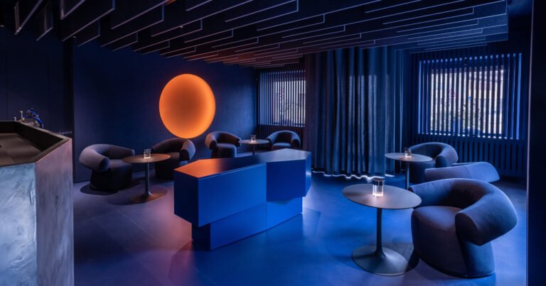 9 Shades of Blue: Majestic Interiors that Celebrate the Architectural Allure of Azul