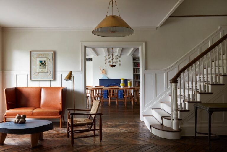 Sitting area by stairwell entrance