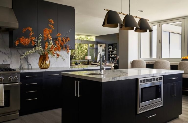 9 Black-and-White Kitchen Ideas From AD PRO Directory Designers