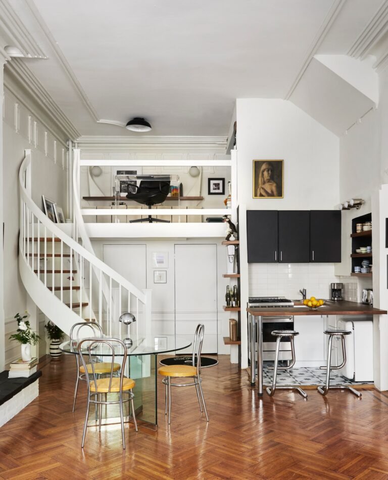A New Mezzanine Level Transformed This 750-Square-Foot Brooklyn Apartment