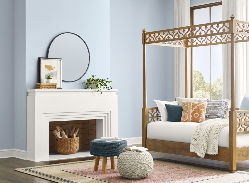 The return of Scandinavian slow living principles and a transition from the modern farmhouse towards coastal vibes were...