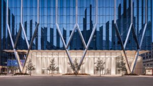 A Glass-Enclosed Entry for a Chicago Office Tower Eschews Glare