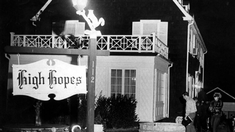 6 of the Most Infamous Murder Houses in American History