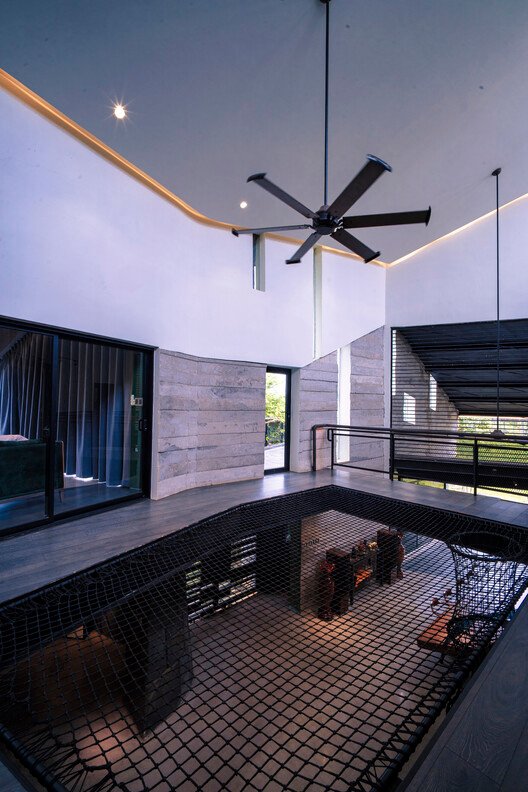 Haushaus / Akitephile - Exterior Photography, Lighting, Beam
