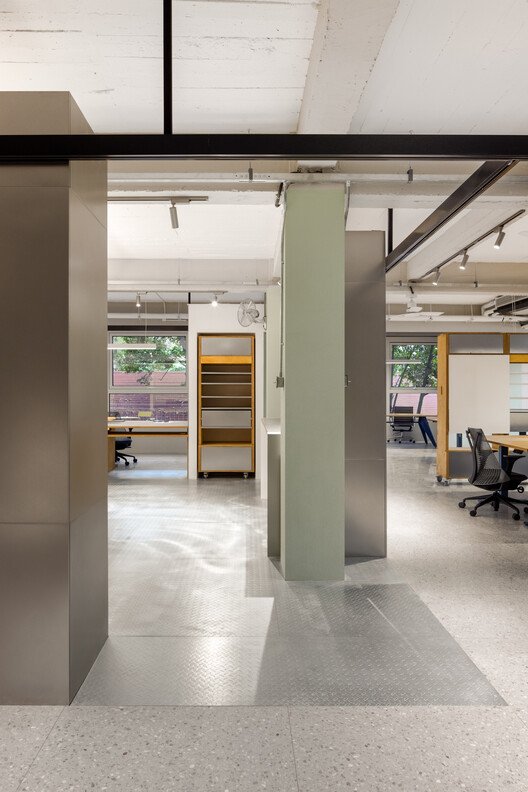Health & Beauty Office Space / Shang Interior Architects - Interior Photography, Lighting, Glass