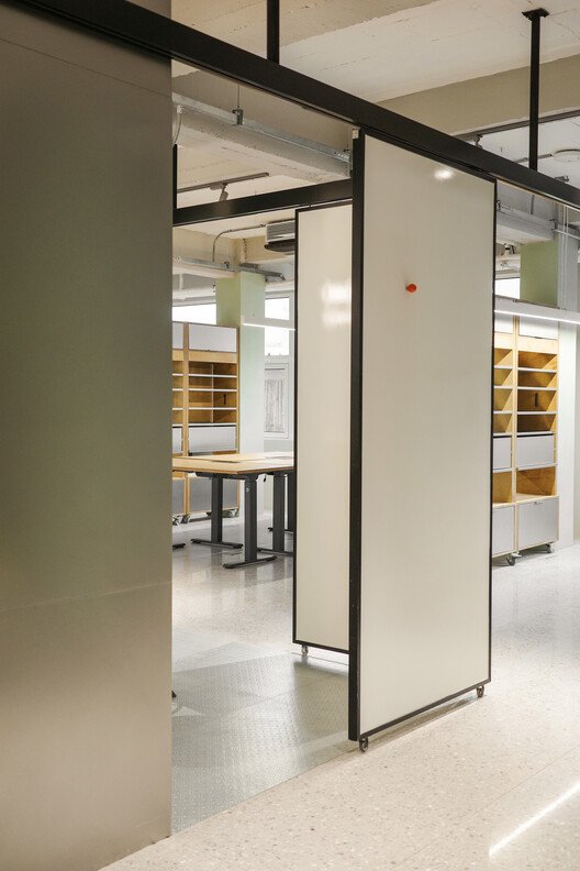 Health & Beauty Office Space / Shang Interior Architects - Interior Photography, Lighting, Glass