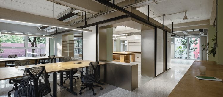 Health & Beauty Office Space / Shang Interior Architects - Interior Photography, Chair, Table, Lighting, Glass
