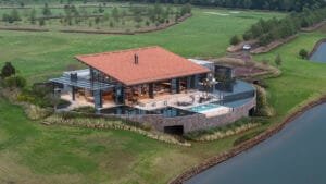 GOLD-WINNER-LAKE-VIEW-PAVILION-Best-Residential-Interior-Design-CIKLIK-Y-VARGAS-ARQUITECTOS-Mexi.jpg