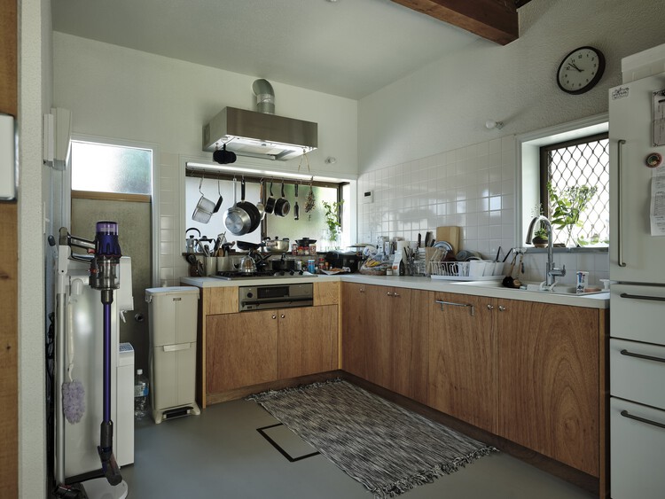 Fueda House / ROOVICE - Interior Photography, Kitchen, Countertop, Wood, Lighting, Sink