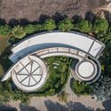 Whispering Curve Office / Ace Associates - Image 5 of 25