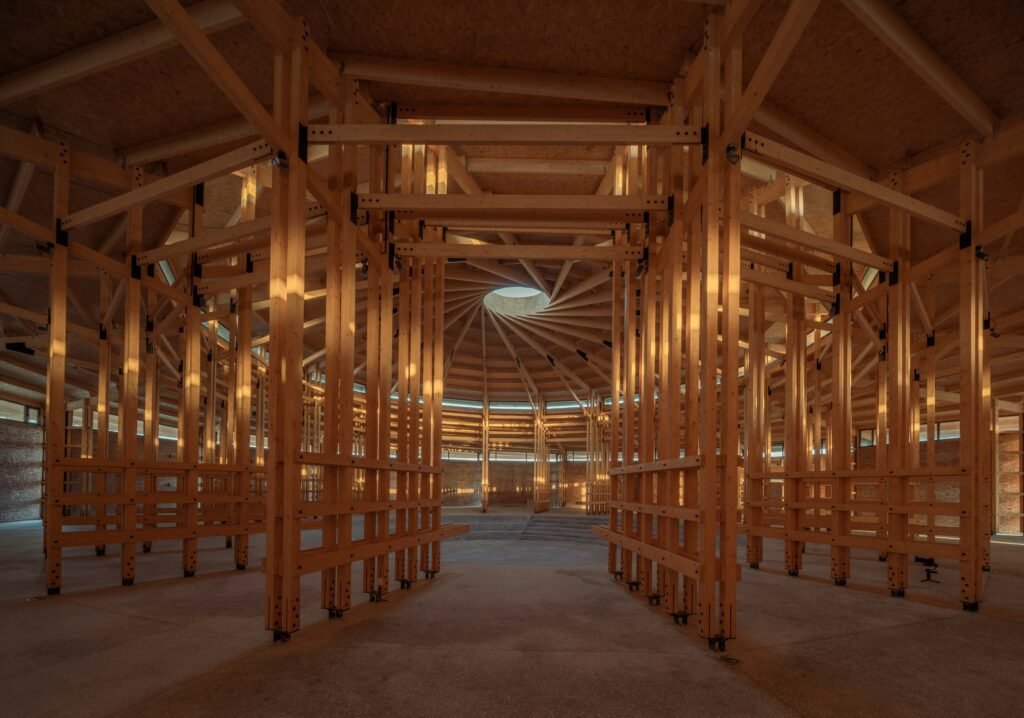 No Skeletons in the Closet: 7 Buildings Proudly Exposing Their Structures