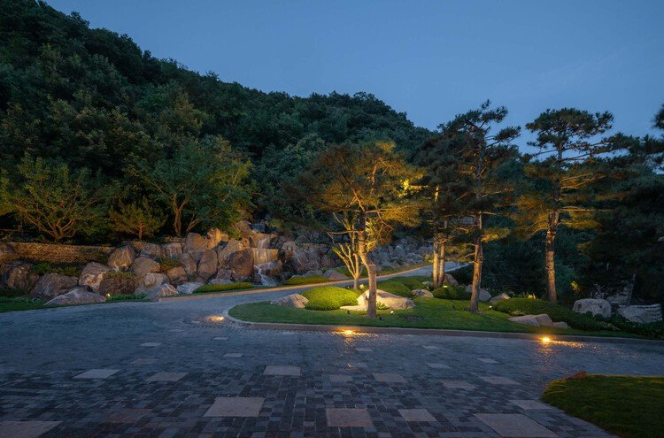 Beijing Xitan Hotel Landscape Design / Nikken Sekkei - Image 31 of 38
