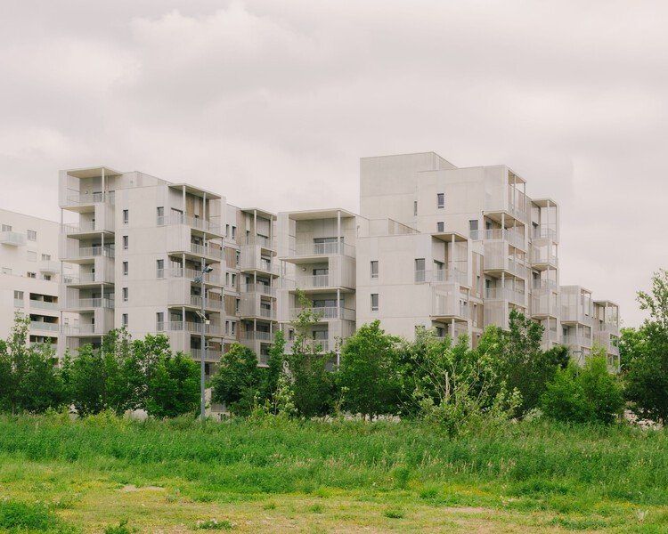 Parilly 116 Housing Units / Tectoniques + BBC & associés - Image 2 of 21