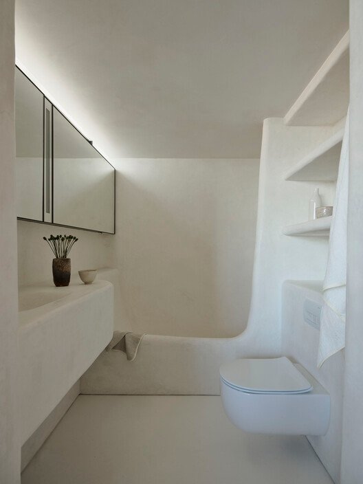 Darling Point Apartment / Studio ZAWA - Interior Photography, Bathroom, Bathtub
