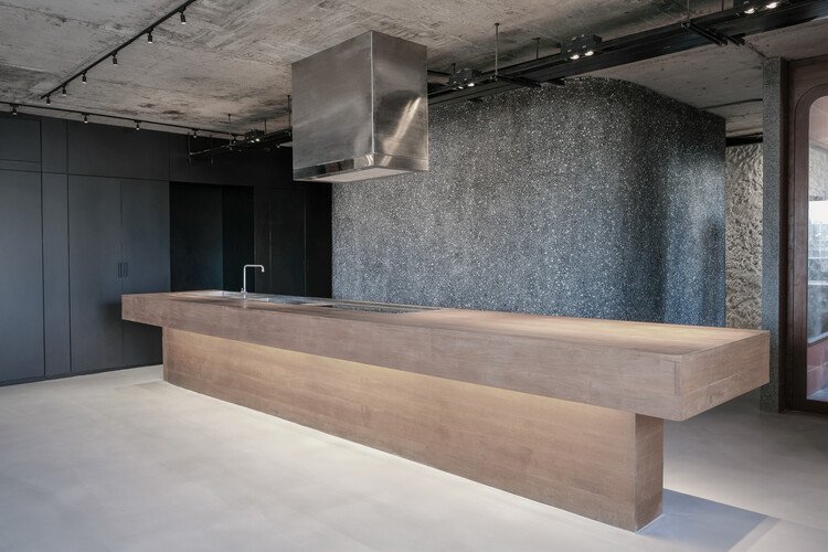 Sandwash Apartment / Architectkidd - Interior Photography, Wood, Concrete