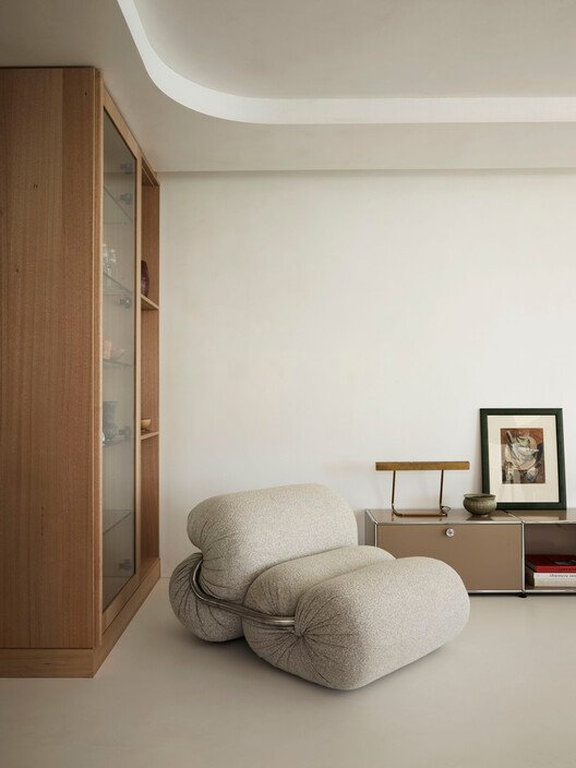 Darling Point Apartment / Studio ZAWA - Interior Photography, Living Room, Wood, Chair
