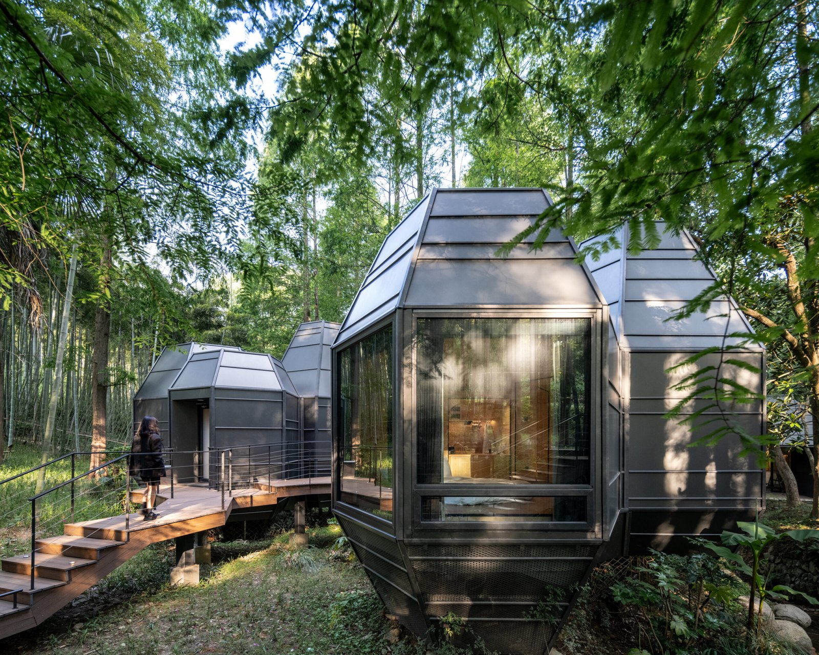 Making Space for Nothing: 6 Times Hospitality Architecture Left Room to Breathe