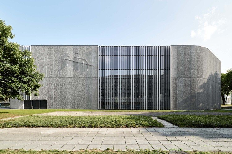 Athletics Arena / Archas - Image 1 of 25