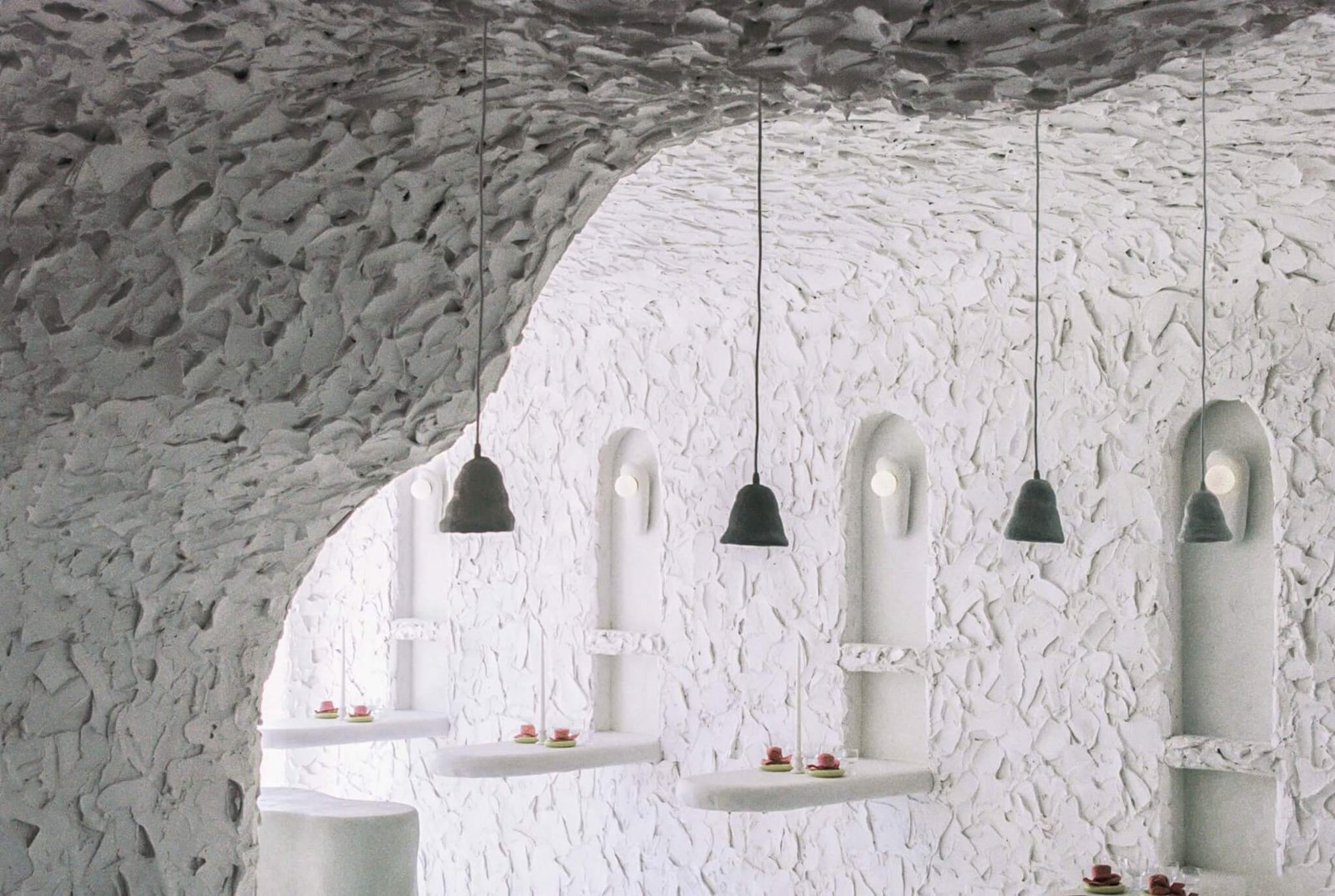 Cento Raw Bar interior