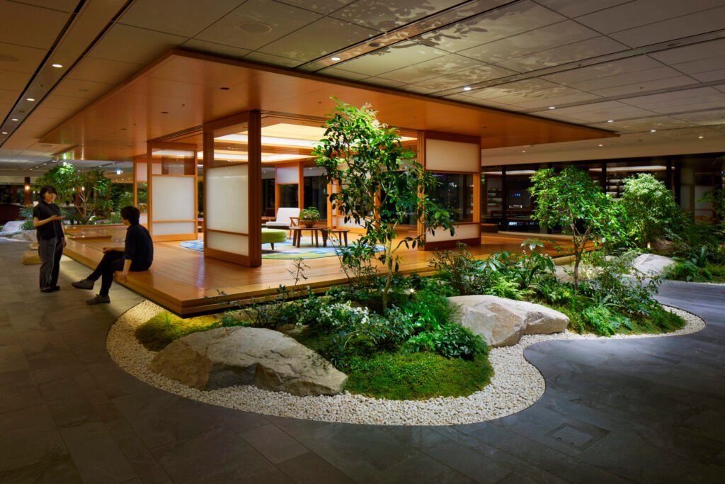 Beyond the Ceiling Grid: 7 Office Spaces That Boycott the “Big Light”