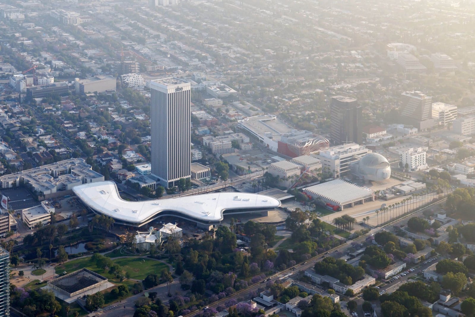 منظر جوي لـ LACMA لديفيد جيفن